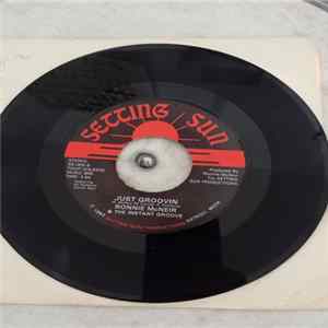 Ronnie McNeir - A Mothers Love / Just Groovin mp3